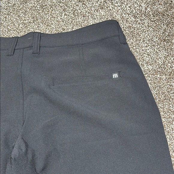 NWOT Travis Mathew black Starnes shorts 30” waist 9” inseam - Picture 8 of 8
